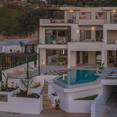Luxurious Selestine - With Private Pool فيلة *