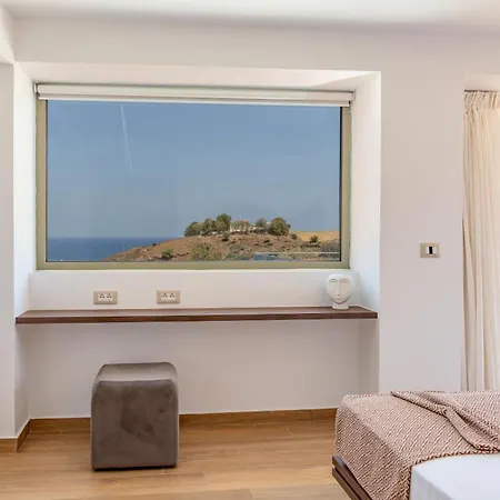 Luxurious Selestine - With Private Pool * Pánormos