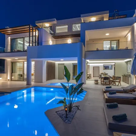 Luxurious Selestine - With Private Pool فيلة Pánormos