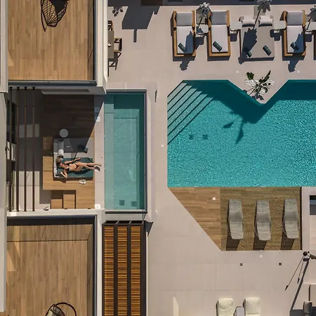 Luxurious Selestine - With Private Pool *