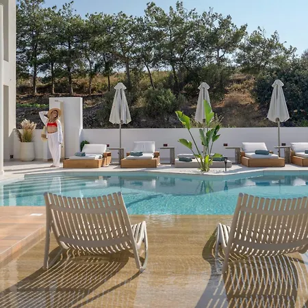 Luxurious Selestine - With Private Pool *