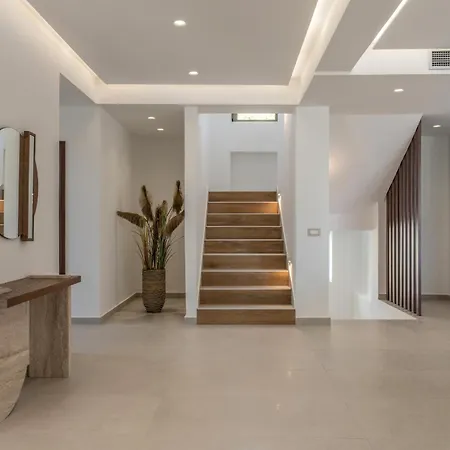 Luxurious Selestine - With Private Pool